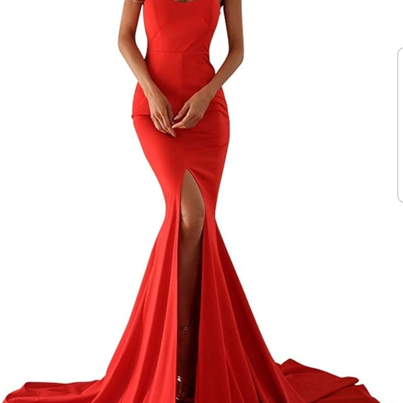 Red + Strapless gown! - Picture 2 of 9